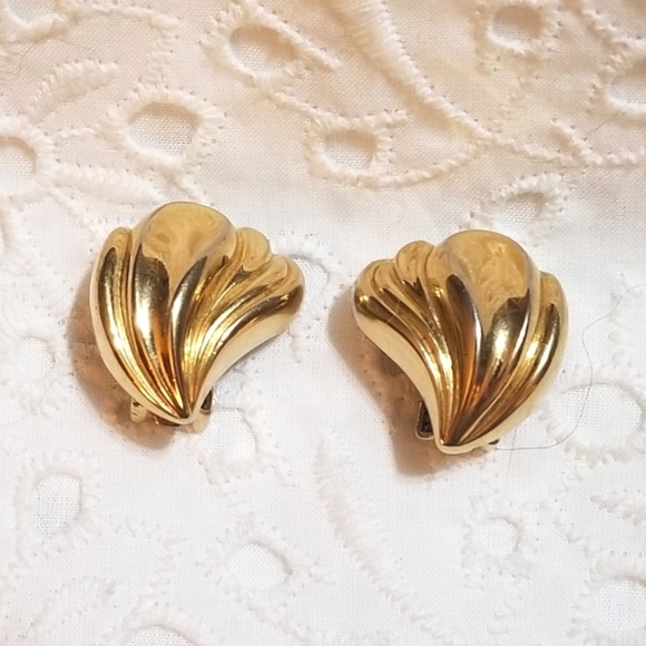 Dior Jewelry - VTG Christian Dior Gold Plated Earrings